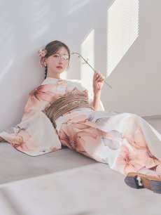 モデル：菅野結以　身長：163cm