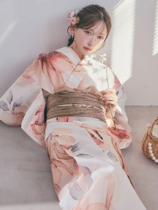 モデル：菅野結以　身長：163cm