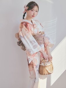 モデル：菅野結以　身長：163cm