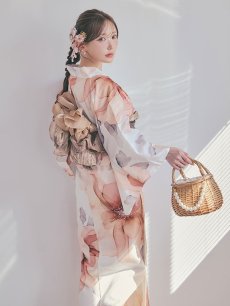 モデル：菅野結以　身長：163cm