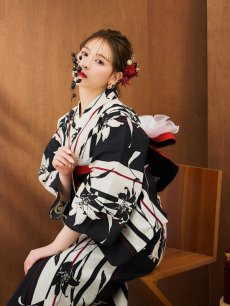 画像7: 【即日発送！】ストライプ×百合レトロモダン浴衣 【浴衣3点セット 浴衣/帯/下駄】 [YMT] (7)