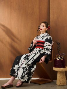 画像8: 【即日発送！】ストライプ×百合レトロモダン浴衣 【浴衣3点セット 浴衣/帯/下駄】 [YMT] (8)