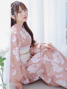 画像1: 【即日発送】【浴衣】くすみピンク地のホワイト牡丹浴衣 【浴衣3点セット 浴衣/帯/下駄】 [YMT] (1)