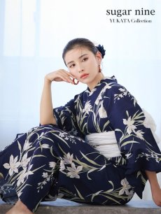 画像1: 【即日発送】ネイビー地x百合柄浴衣 【浴衣3点セット 浴衣/帯/下駄】 [FB02] (1)
