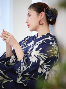 画像11: 【即日発送】ネイビー地x百合柄浴衣 【浴衣3点セット 浴衣/帯/下駄】 [FB02] (11)