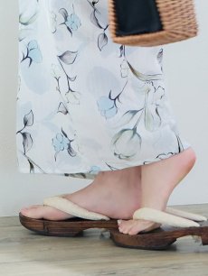 画像7: 【即日発送】水墨風イエロー×ブルー牡丹浴衣 (浴衣/帯/飾り紐/下駄4点セット) [YMT] (7)