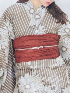 画像5: 【即日発送】ブラウンストライプにガーベラ花浴衣 【浴衣3点セット 浴衣/帯/下駄】 [YMT] (5)