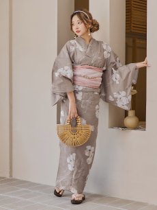 画像10: 【即日発送】グレージュ線画フラワー浴衣 【浴衣3点セット 浴衣/帯/下駄】 [YMT] (10)