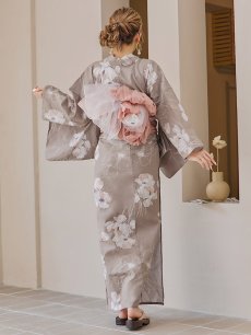 画像17: 【即日発送】グレージュ線画フラワー浴衣 【浴衣3点セット 浴衣/帯/下駄】 [YMT] (17)