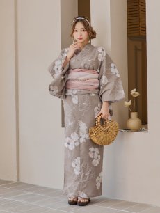 画像2: 【即日発送】グレージュ線画フラワー浴衣 【浴衣3点セット 浴衣/帯/下駄】 [YMT] (2)