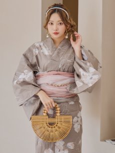 画像3: 【即日発送】グレージュ線画フラワー浴衣 【浴衣3点セット 浴衣/帯/下駄】 [YMT] (3)