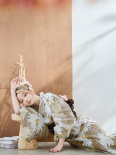 画像15: 【浴衣セール！】【即日発送】大人グリーンベージュフラワー浴衣 【浴衣3点セット 浴衣/帯/下駄】 [YMT] (15)