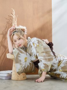 画像16: 【浴衣セール！】【即日発送】大人グリーンベージュフラワー浴衣 【浴衣3点セット 浴衣/帯/下駄】 [YMT] (16)