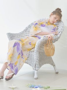 画像2: 【即日発送】鮮やか×大柄フラワー浴衣 【浴衣3点セット 浴衣/帯/下駄】 [YMT] (2)