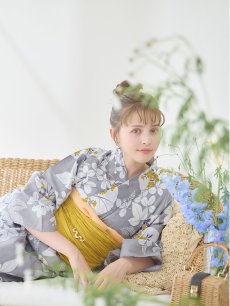画像1: 【即日発送】グレー×フラワー浴衣 【浴衣3点セット 浴衣/帯/下駄】 [YMT] (1)
