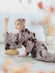 画像15: 【即日発送】ブラウンパープルリリー浴衣 【浴衣3点セット 浴衣/帯/下駄】 [YMT] (15)