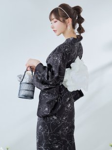 画像6: 【即日発送】ブラック×線画フラワー浴衣 【浴衣3点セット 浴衣/帯/下駄】 [YMT] (6)