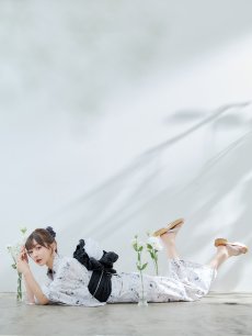 画像13: 【即日発送】ホワイト×線画フラワー浴衣 【浴衣3点セット 浴衣/帯/下駄】 [YMT] (13)