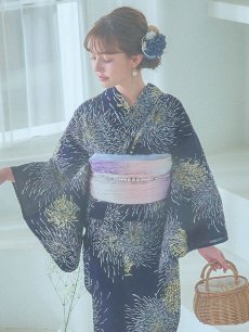 画像9: 【即日発送！】夜空×花火キラキラ浴衣 【浴衣3点セット 浴衣/帯/下駄】 [OF04] (9)