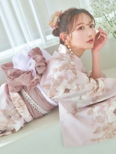 画像1: 【即日発送】ピンクベージュ×ホワイトローズ浴衣 【浴衣3点セット 浴衣/帯/下駄】 [YMT] (1)