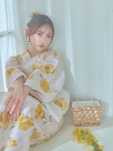 画像11: 【即日発送】白地にイエローの水彩花柄浴衣 【浴衣3点セット 浴衣/帯/下駄】 [YMT] (11)