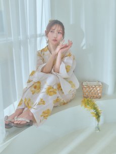 画像13: 【即日発送】白地にイエローの水彩花柄浴衣 【浴衣3点セット 浴衣/帯/下駄】 [YMT] (13)