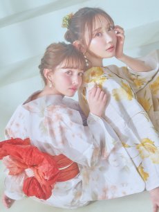 画像20: 【即日発送】白地にイエローの水彩花柄浴衣 【浴衣3点セット 浴衣/帯/下駄】 [YMT] (20)