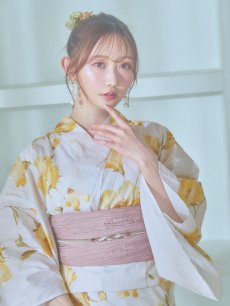 画像3: 【即日発送】白地にイエローの水彩花柄浴衣 【浴衣3点セット 浴衣/帯/下駄】 [YMT] (3)