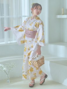 画像4: 【即日発送】白地にイエローの水彩花柄浴衣 【浴衣3点セット 浴衣/帯/下駄】 [YMT] (4)