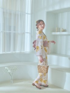 画像6: 【即日発送】白地にイエローの水彩花柄浴衣 【浴衣3点セット 浴衣/帯/下駄】 [YMT] (6)