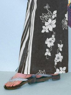 画像18: 【即日発送！】ストライプ×フラワーレトロ浴衣 【浴衣3点セット 浴衣/帯/下駄】 [YMT] (18)
