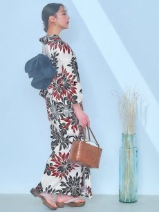 画像13: 【即日発送】ネイビー＆レッドフラワーモダン浴衣 【浴衣3点セット 浴衣/帯/下駄】 [YMT] (13)