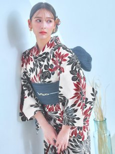 画像4: 【即日発送】ネイビー＆レッドフラワーモダン浴衣 【浴衣3点セット 浴衣/帯/下駄】 [YMT] (4)