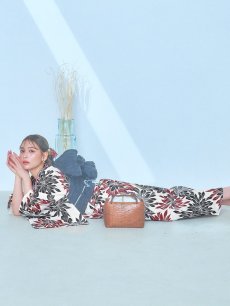 画像5: 【即日発送】ネイビー＆レッドフラワーモダン浴衣 【浴衣3点セット 浴衣/帯/下駄】 [YMT] (5)