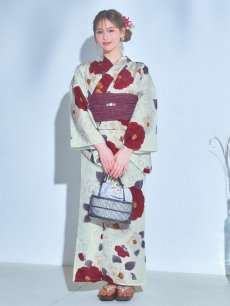 画像4: 【即日発送】ホワイト＆レッド椿浴衣 【浴衣3点セット 浴衣/帯/下駄】 [OF04] (4)