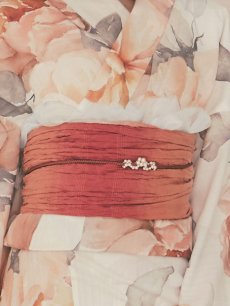 画像15: 【即日発送】アプリコットピンク牡丹浴衣 【浴衣3点セット 浴衣/帯/下駄】 [OF04/HC03] (15)