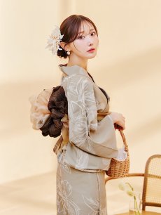 モデル：菅野結以　身長：163cm