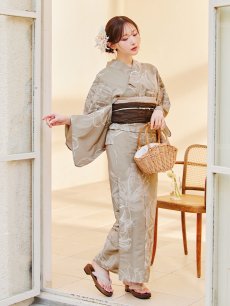 モデル：菅野結以　身長：163cm