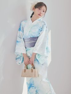 モデル：菅野結以　身長：163cm