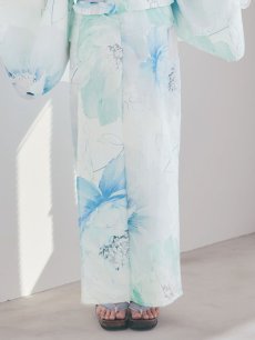 モデル：菅野結以　身長：163cm