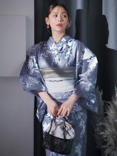 画像2: 【即日発送】グレイ×モードフラワー浴衣 【浴衣3点セット 浴衣/帯/下駄】 [YMT] (2)