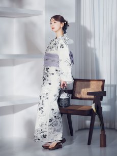 画像14: 【即日発送】モノトーンフラワー浴衣 【浴衣3点セット 浴衣/帯/下駄】 [OF04] (14)