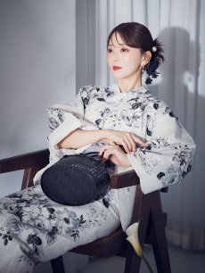 画像5: 【即日発送】モノトーンフラワー浴衣 【浴衣3点セット 浴衣/帯/下駄】 [OF04] (5)