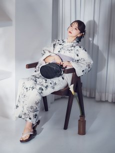 画像8: 【即日発送】モノトーンフラワー浴衣 【浴衣3点セット 浴衣/帯/下駄】 [OF04] (8)