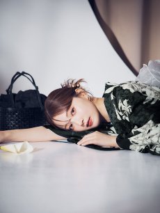 画像3: 【即日発送】ブラック線画フラワー浴衣 【浴衣3点セット 浴衣/帯/下駄】 [OF04] (3)