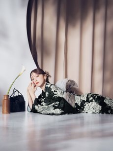 画像7: 【即日発送】ブラック線画フラワー浴衣 【浴衣3点セット 浴衣/帯/下駄】 [OF04] (7)