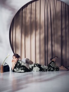 画像9: 【即日発送】ブラック線画フラワー浴衣 【浴衣3点セット 浴衣/帯/下駄】 [OF04] (9)