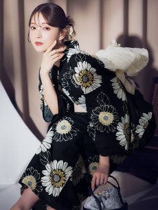 画像2: 【即日発送】向日葵柄黒色浴衣 【浴衣3点セット 浴衣/帯/下駄】 [OF04] (2)