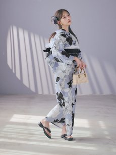 モデル：菅野結以 身長：163cm 着用サイズ：Fサイズ