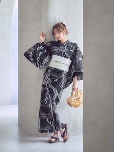 画像12: 【即日発送】モノトーン和柄柳浴衣【浴衣３点セット 浴衣/帯/下駄】[OF04] (12)